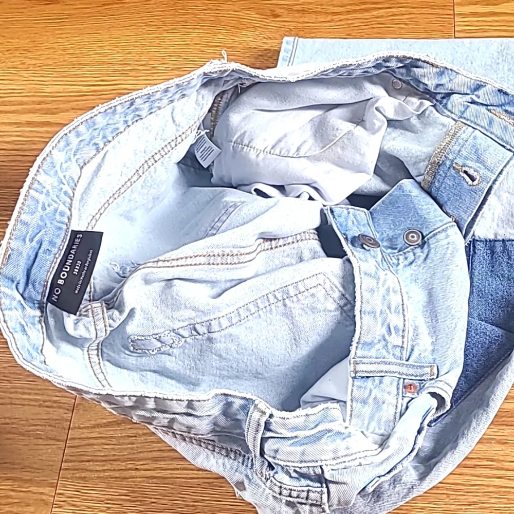 NO BOUNDARIES 36x28 CUT & SEW FADE BUTTON FLY MEN'S YUNG ADULT LIKE NEW JEAN'S